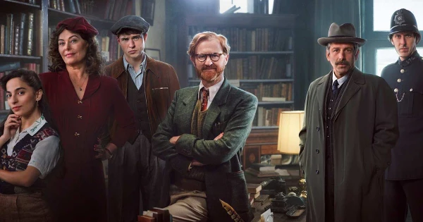 Ensemble Cast Of "Bookish" Series